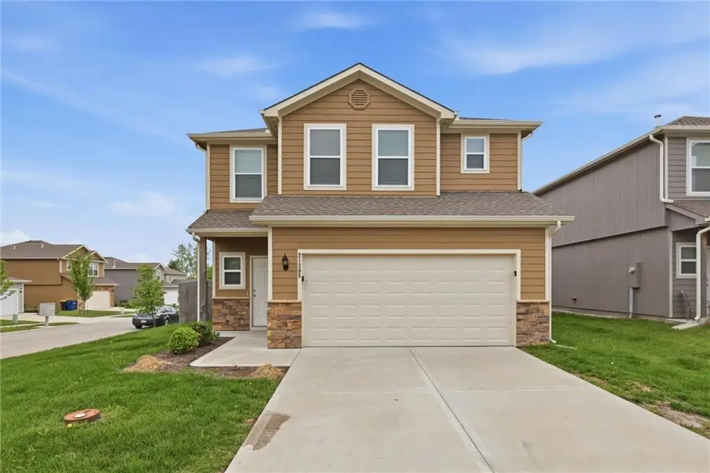 21305 W 215th Terrace, Spring Hill, KS 66083 - #1