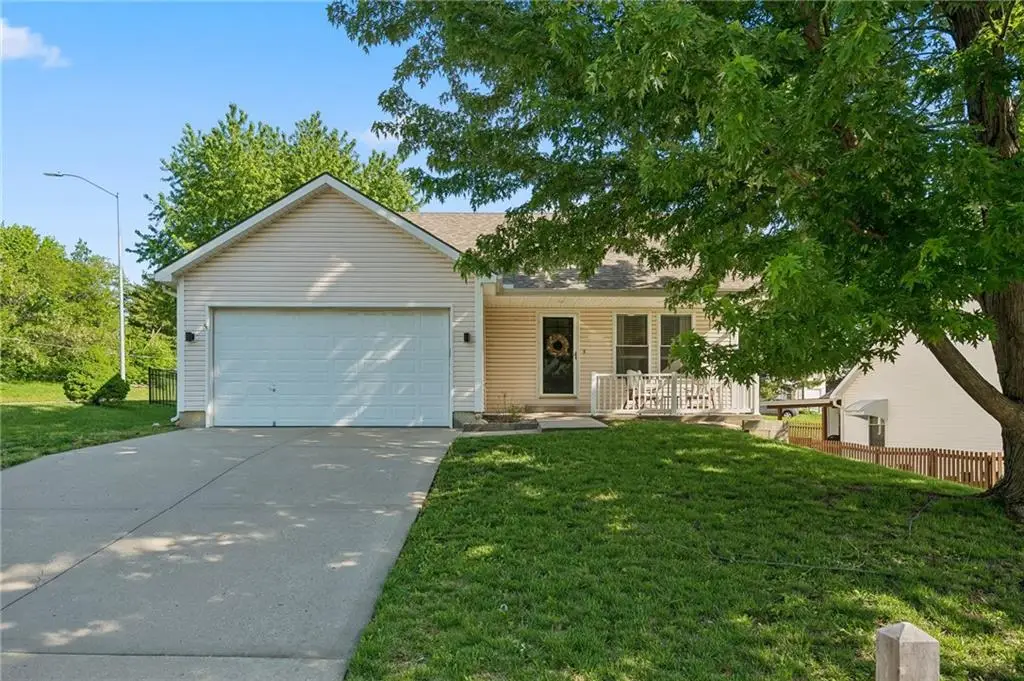 8126 NW 77th Court, Kansas City, MO 64152 - #1