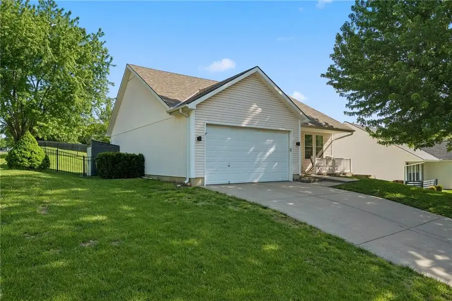 8126 NW 77th Court, Kansas City, MO 64152 - #2