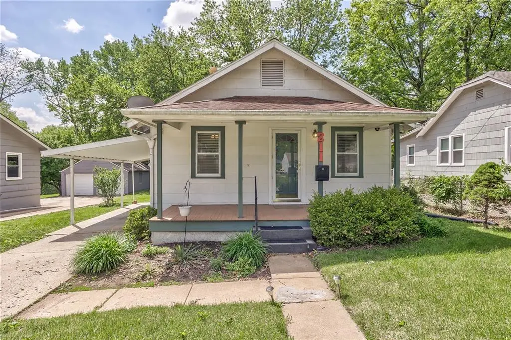 211 E 80th Terrace, Kansas City, MO 64114 - #1