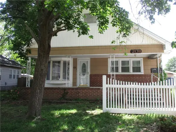 208 E 21st Street, Pittsburg, KS 66762