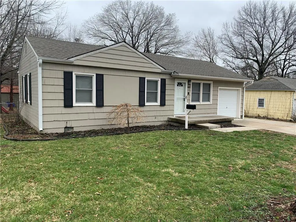 401 SW Madison Street, Lees Summit, MO 64063 - #1