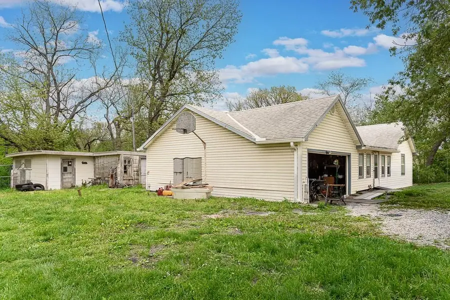 16716 Dempsey Road, Leavenworth, KS 66048 - #2