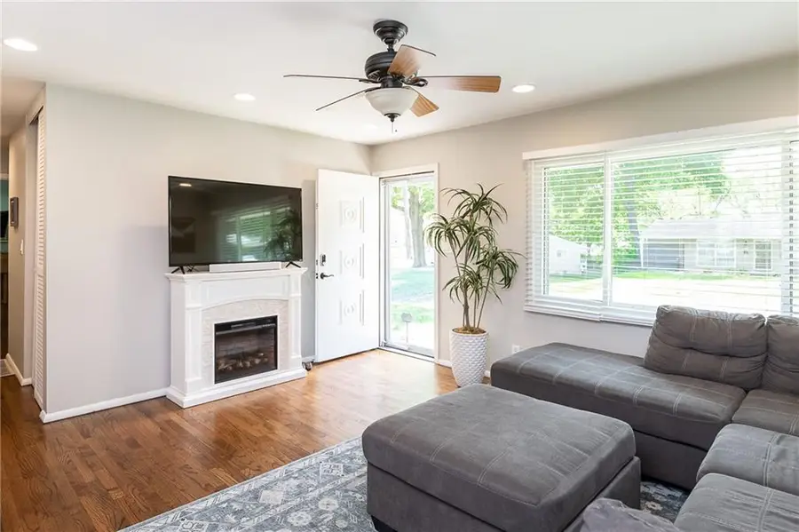 6306 W 77th Terrace, Prairie Village, KS 66204 - #2