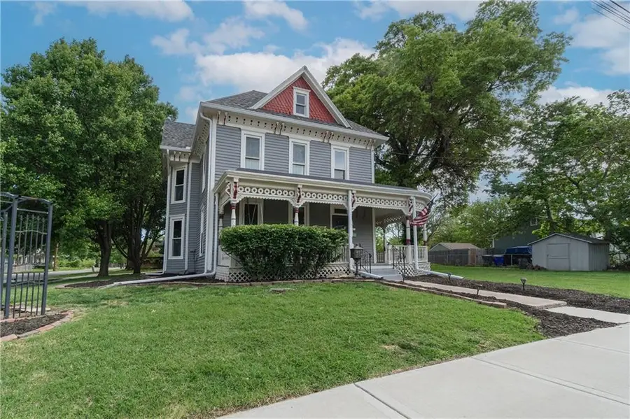 318 W Cedar Street, Olathe, KS 66061 - #2