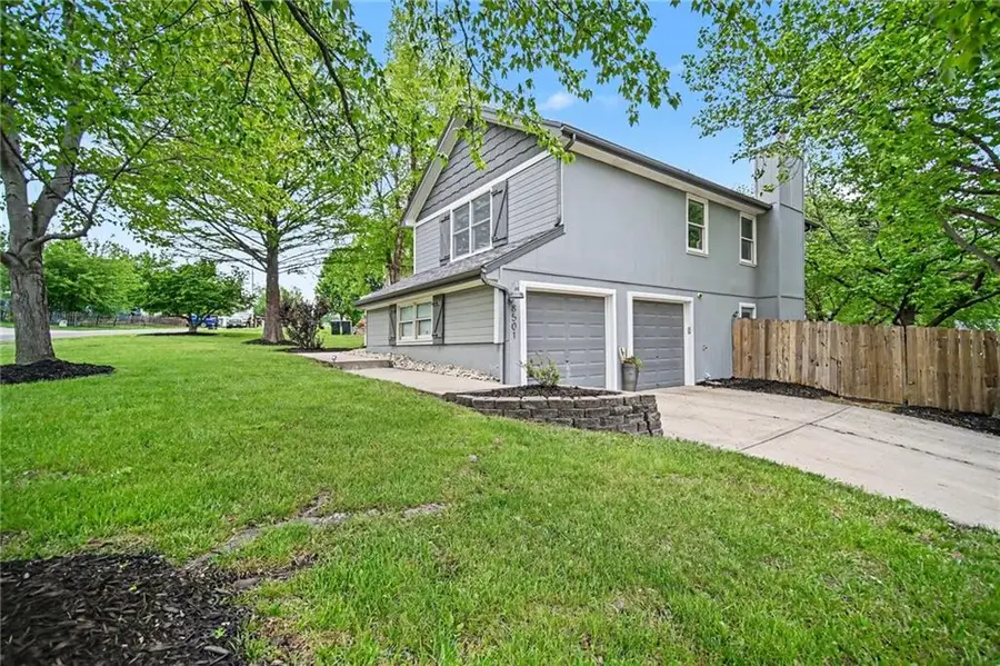 8501 N Mcdonald Avenue, Kansas City, MO 64153 - #3