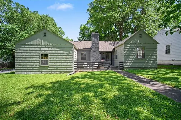 5225 Sycamore Drive, Roeland Park, KS 66205