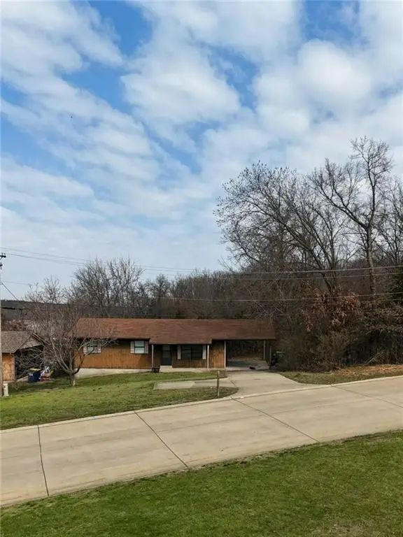 105 Oaklawn Avenue, Warrenton, MO 63383