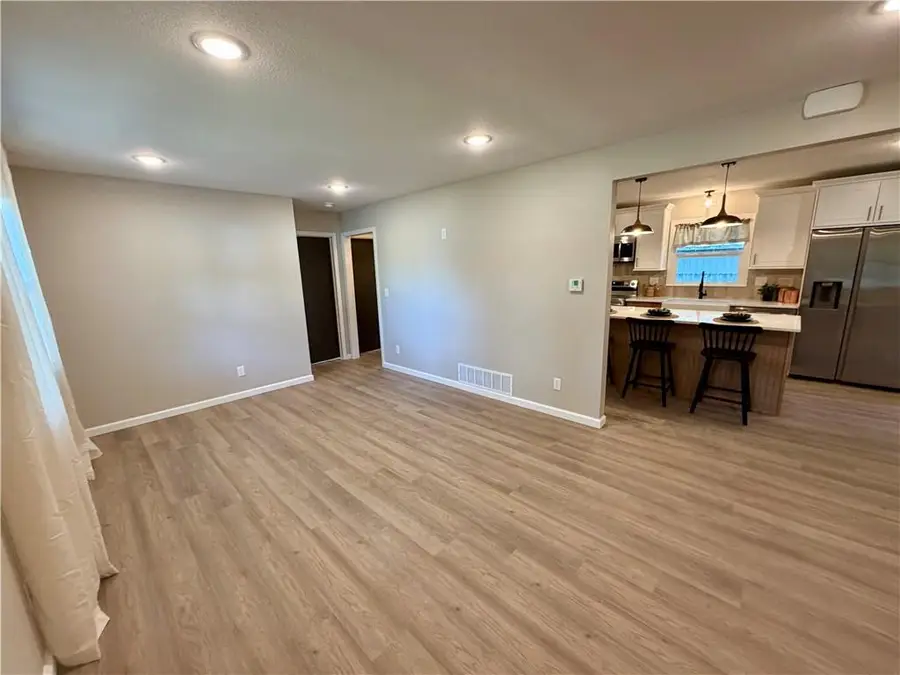 618 E Massasoit Street, Ottawa, KS 66067 - #3