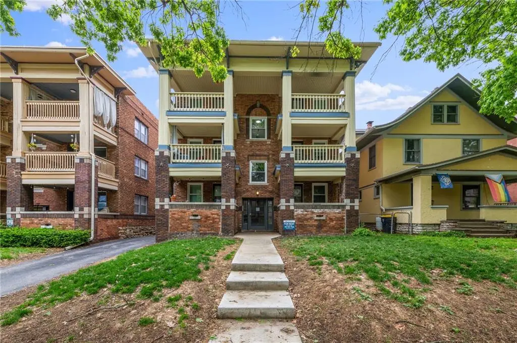 2805 Charlotte Street, Kansas City, MO 64109 - #1