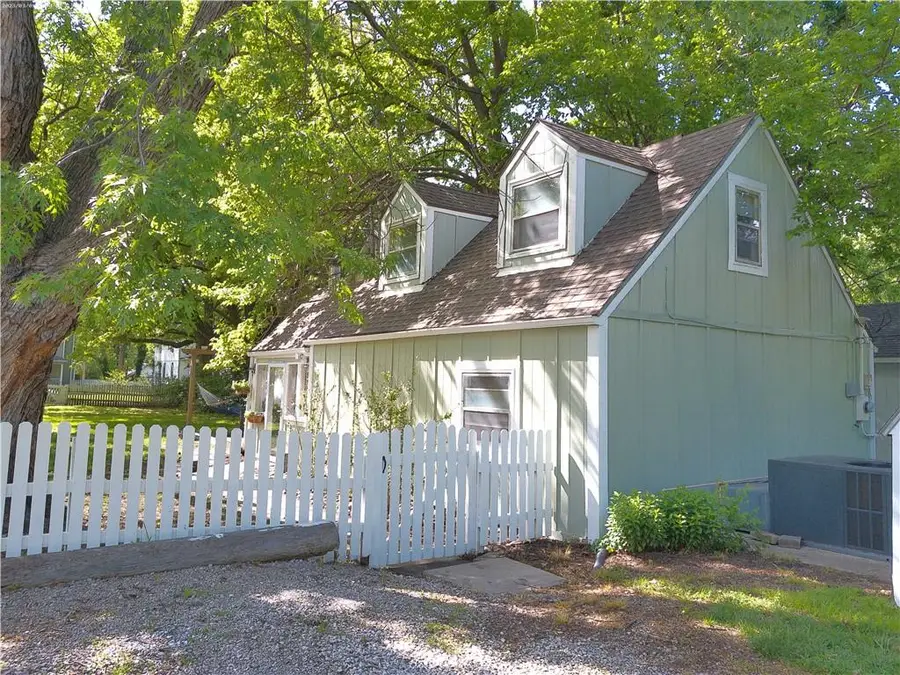 433 S Willow Street, Ottawa, KS 66067 - #2
