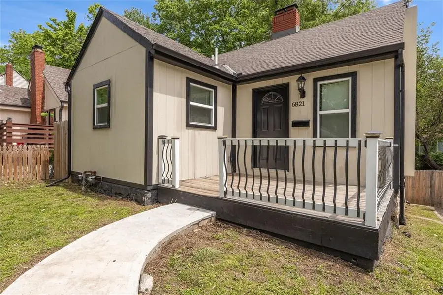 6821 Bellefontaine Avenue, Kansas City, MO 64132 - #2
