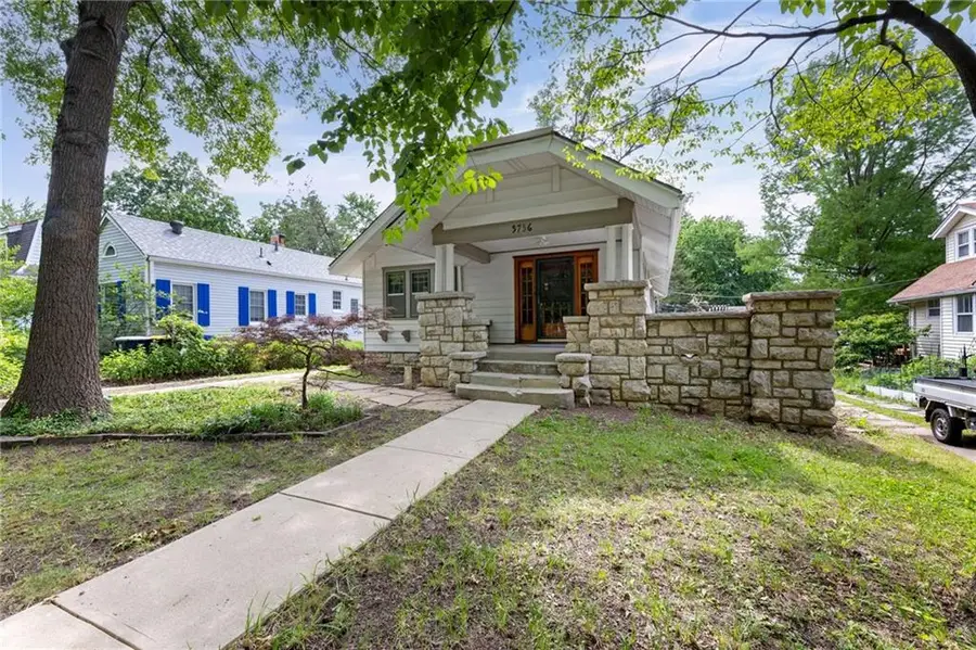 5736 Kenwood Avenue, Kansas City, MO 64110 - #3