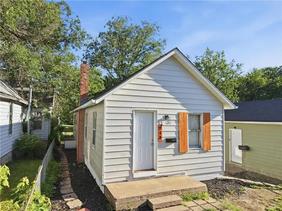 713 Dakota Street, Leavenworth, KS 66048 - #2