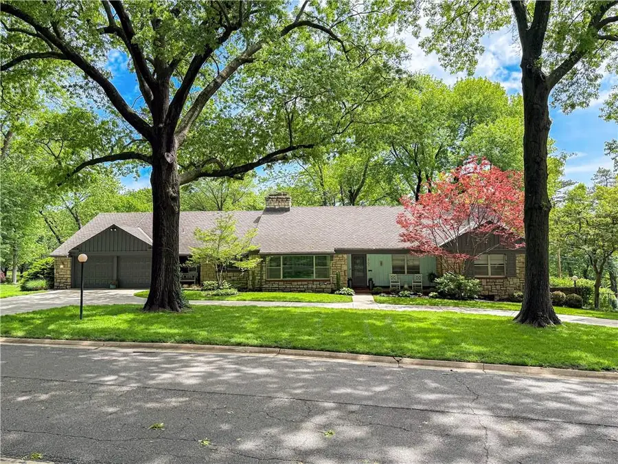 9703 Overbrook Road, Leawood, KS 66206 - #2