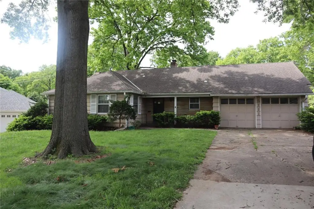 5111 W 66th Street, Prairie Village, KS 66208 - #1