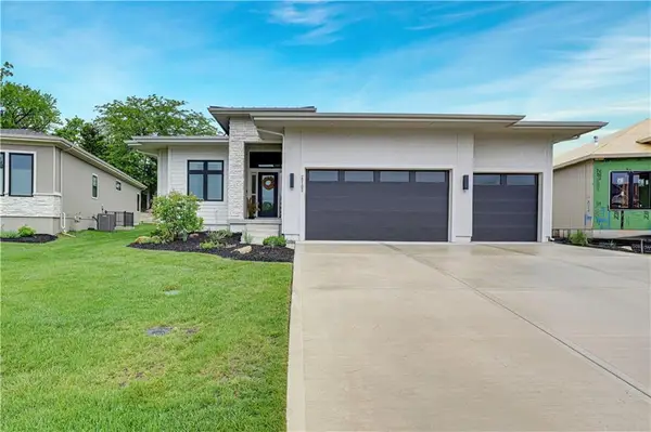 25102 W 98th Place, Lenexa, KS 66227