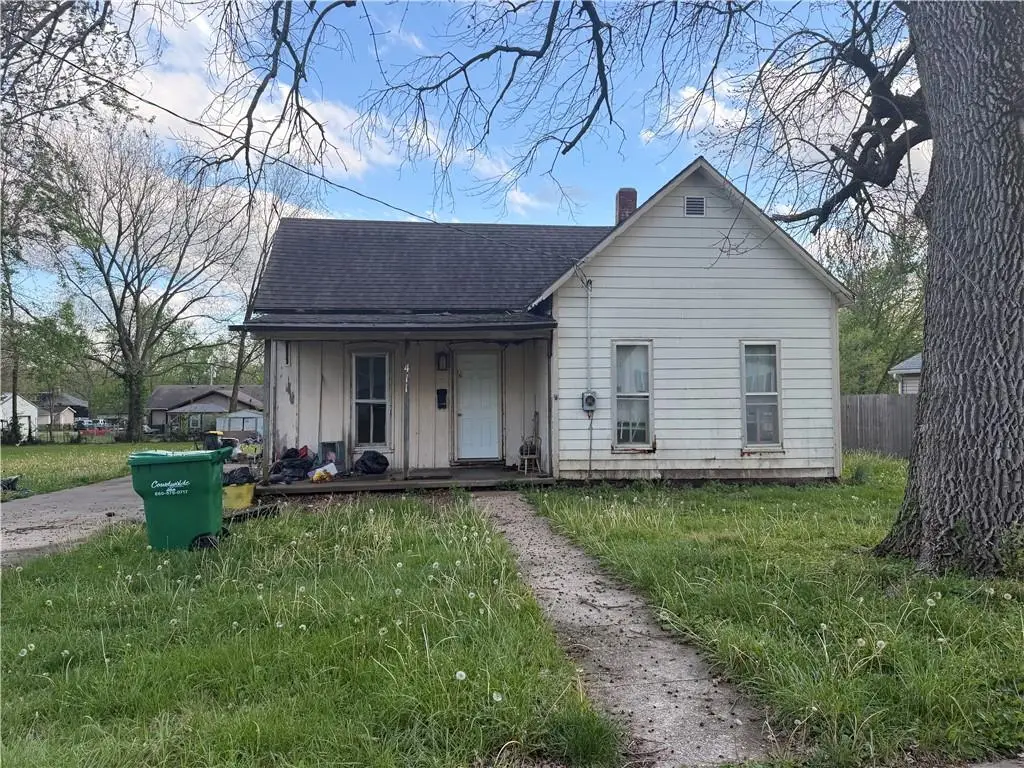 411 W Adams Street, Butler, MO 64730 - #1