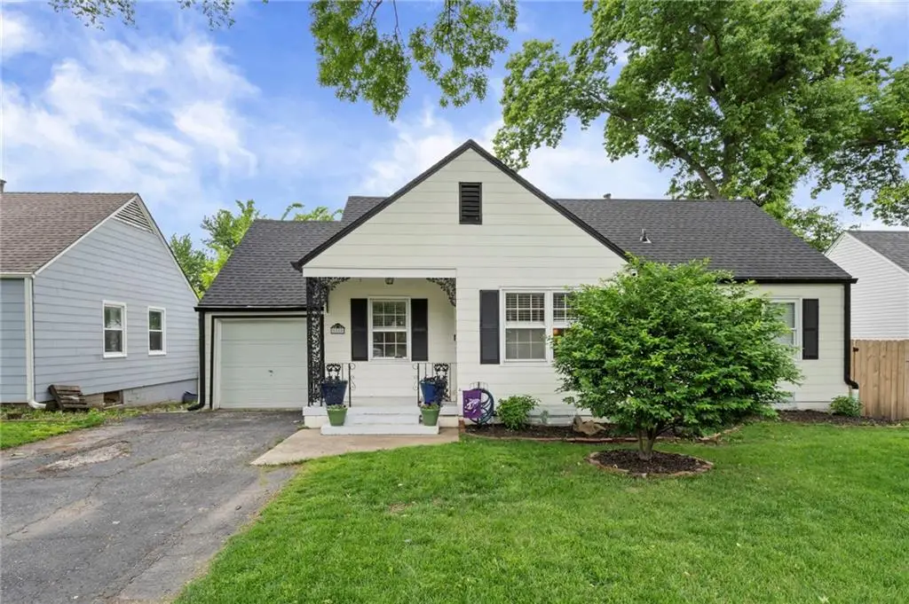 5000 W 51st Street, Roeland Park, KS 66205 - #1
