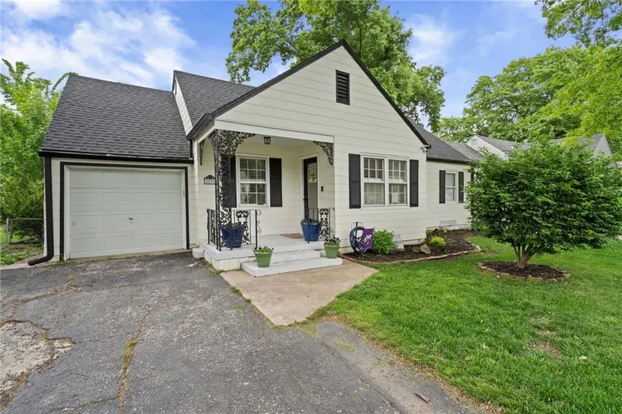 5000 W 51st Street, Roeland Park, KS 66205 - #2