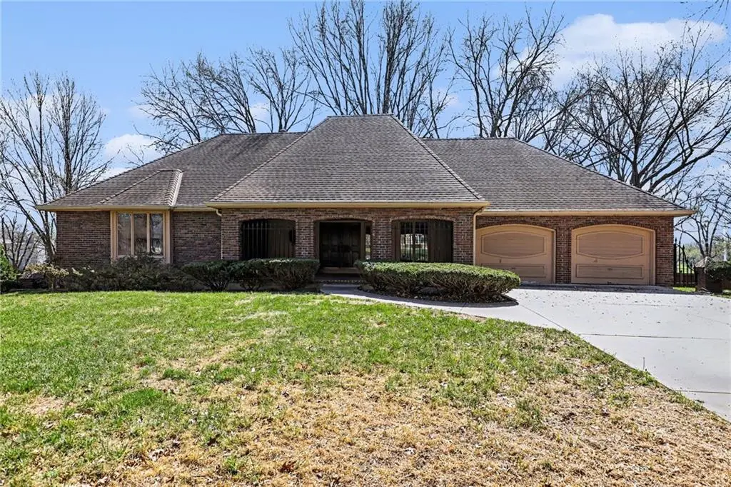 8017 W 102nd Terrace, Overland Park, KS 66212 - #1