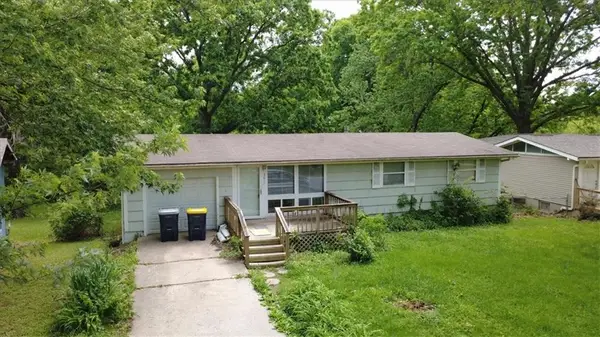 3617 NE Cypress Drive, Kansas City, MO 64117
