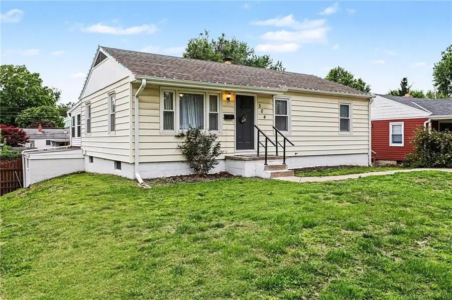 504 E Meadow Lane, Saint Joseph, MO 64501 - #3