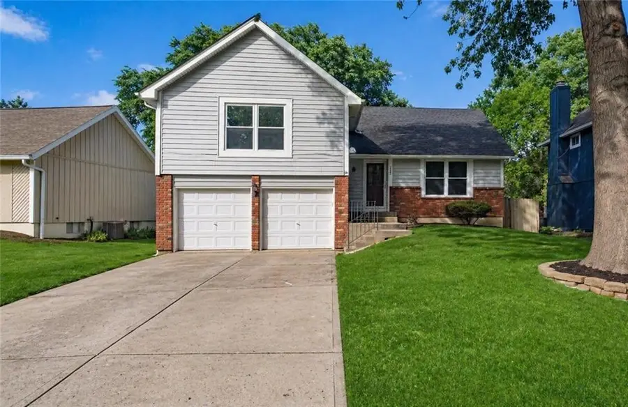 14723 S Wyandotte Drive, Olathe, KS 66062 - #3