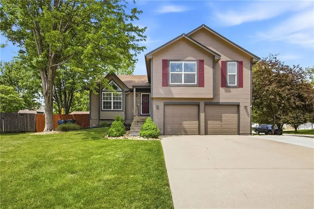 1039 N Logan Street, Olathe, KS 66061 - #1