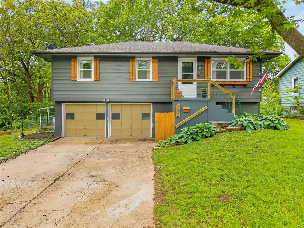 825 SW Pleasant Drive, Lees Summit, MO 64081 - #1