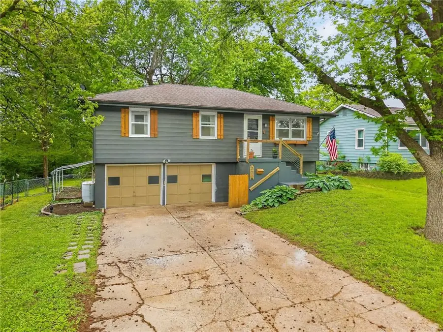 825 SW Pleasant Drive, Lees Summit, MO 64081 - #3