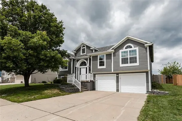 12106 E 214th Street, Peculiar, MO 64078
