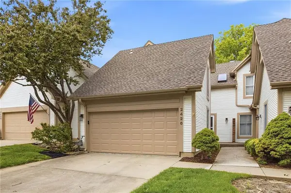 2426 W 137th Place, Overland Park, KS 66224