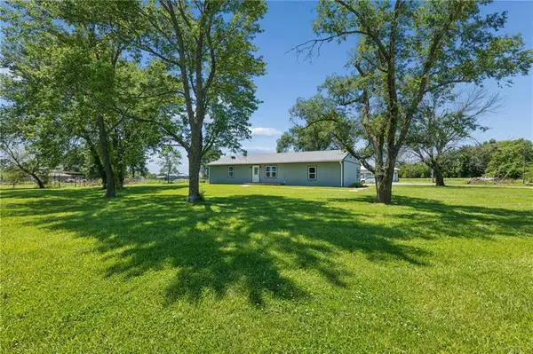 29604 S Old 7 Highway, Garden City, MO 64747