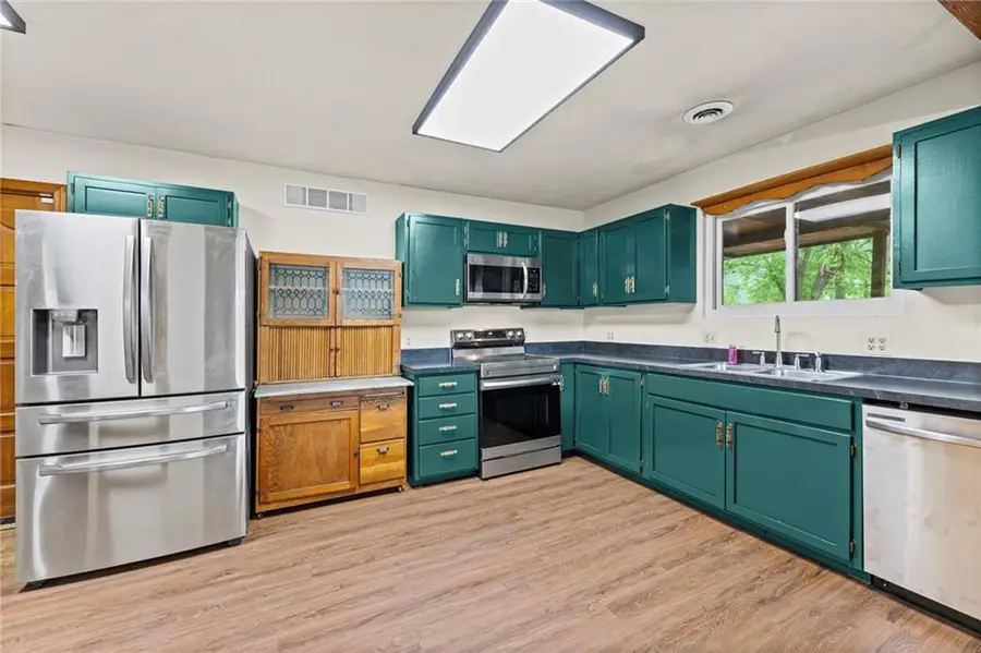 301 SW 13th Street, Oak Grove, MO 64075 - #3