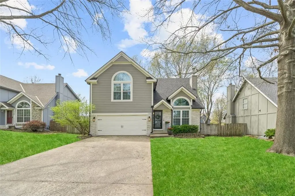 1203 N Anne Shirley Drive, Olathe, KS 66061 - #1
