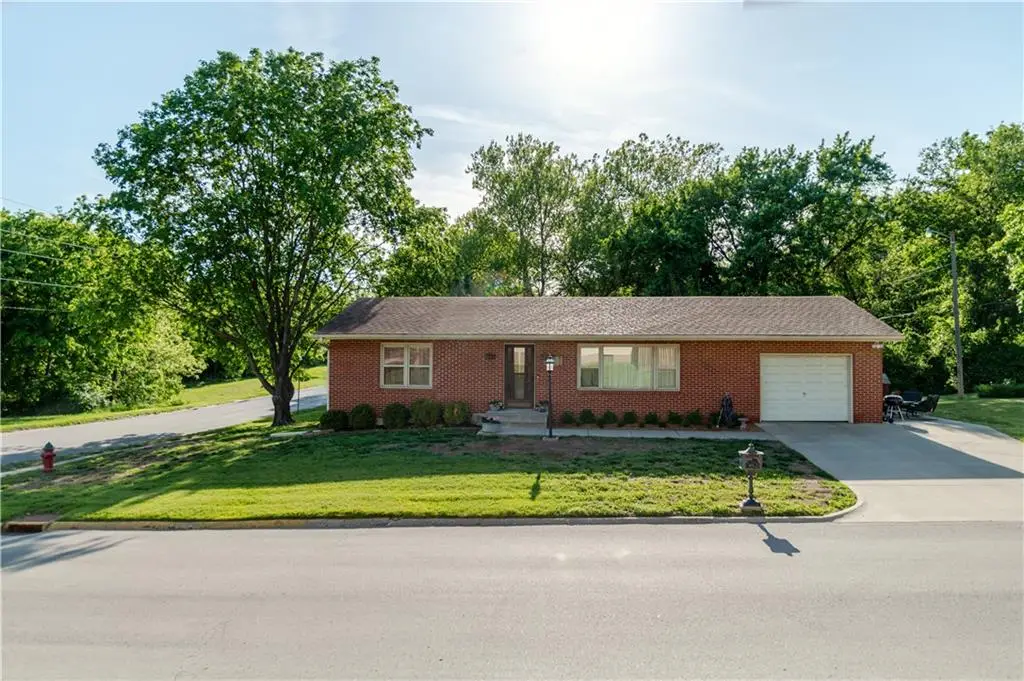 1001 Maple Street, Atchison, KS 66002 - #1