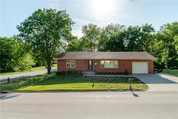1001 Maple Street, Atchison, KS 66002