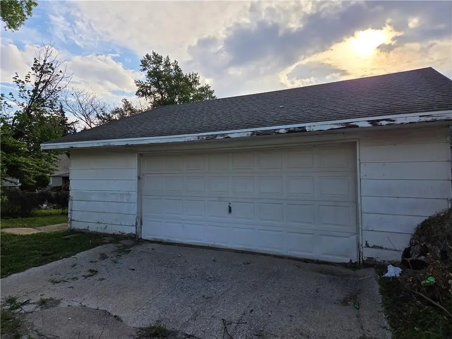 3112 N 11th Street, Saint Joseph, MO 64505 - #3