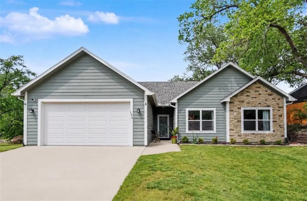 1414 E 25th Terrace, Lawrence, KS 66046 - #1