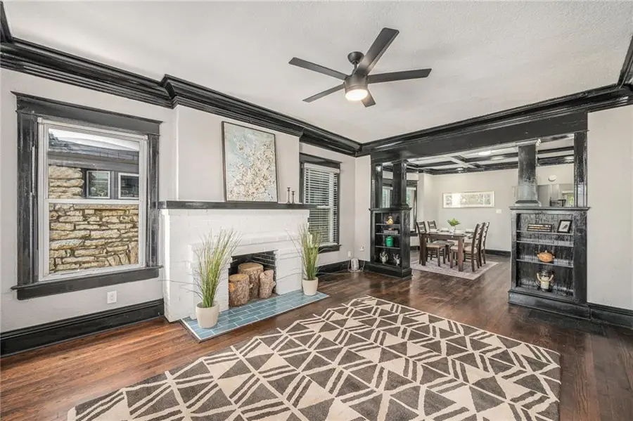 2824 Tracy Avenue, Kansas City, MO 64109 - #3