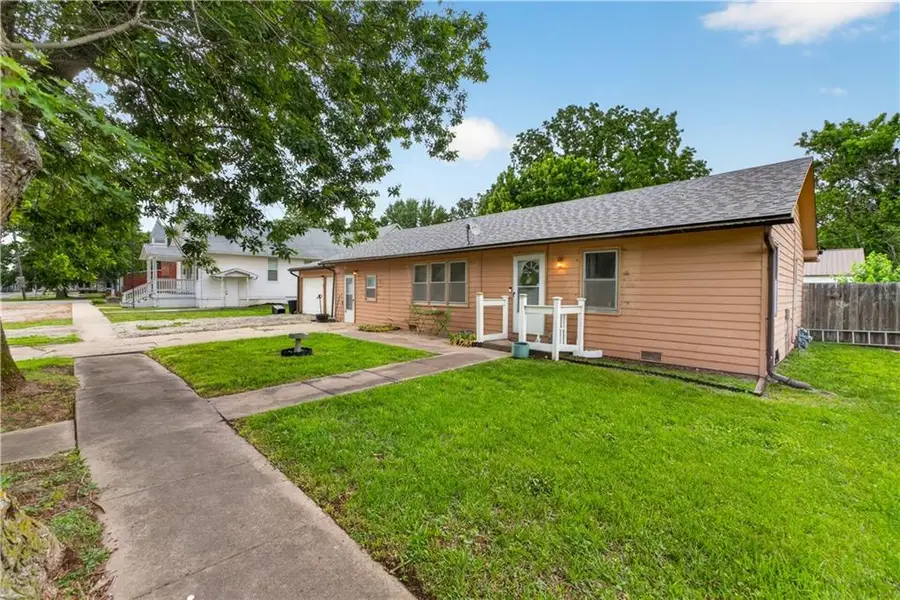 263 W Main Street, Prescott, KS 66767 - #2