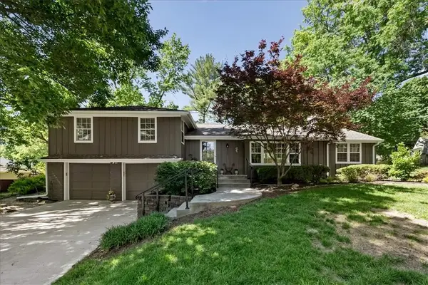 4533 W 65th Street, Prairie Village, KS 66208