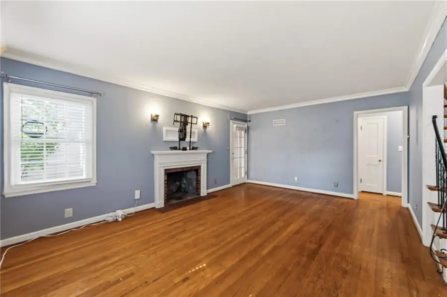8806 Minnehaha Lane, Kansas City, MO 64114 - #2