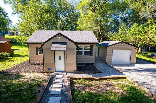 2506 Oak Street, St Joseph, MO 64503