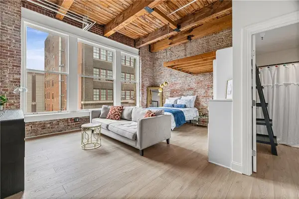 308 W 8th Street #304, Kansas City, MO 64105