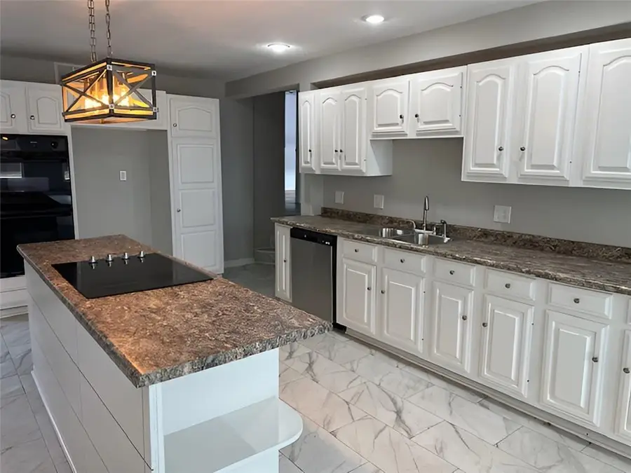 2910 Karnes Road, Saint Joseph, MO 64506 - #3