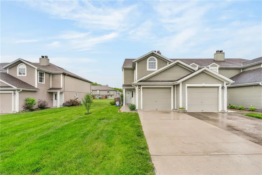 5637 NW Sunrise Meadow Circle, Lees Summit, MO 64064 - #2