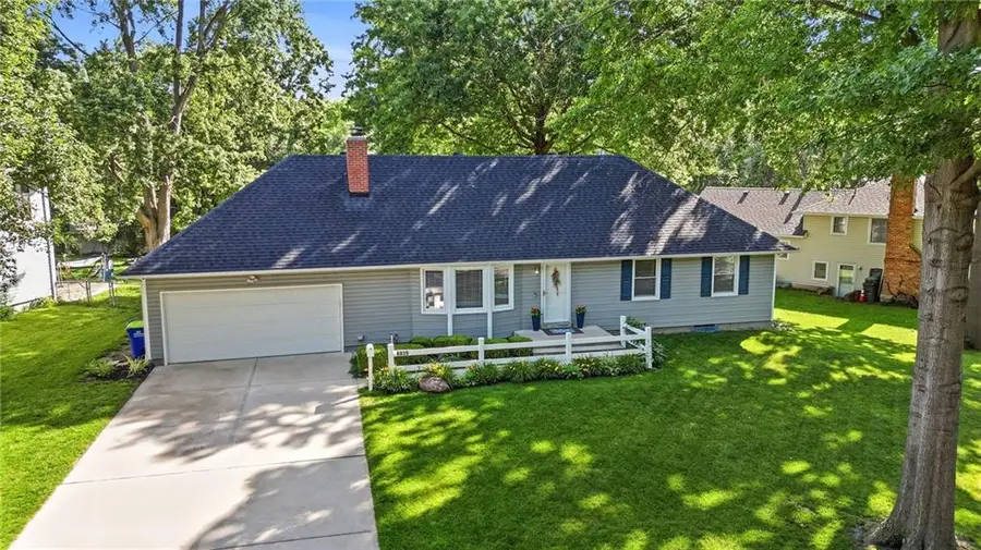8839 Newton Drive, Overland Park, KS 66212 - #2