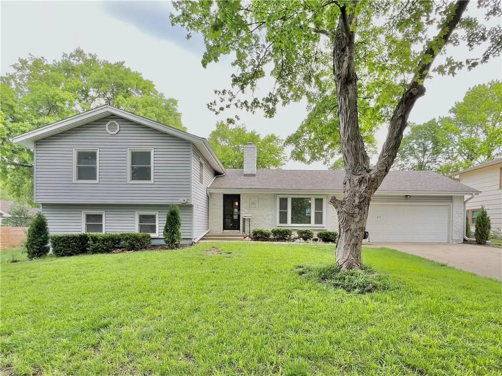 510 W Country Lane Terrace, Kansas City, MO 64114 - #1